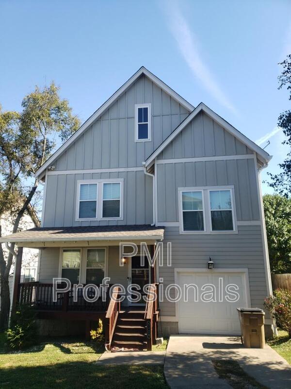 Nashville House: 512B Eastboro Drive