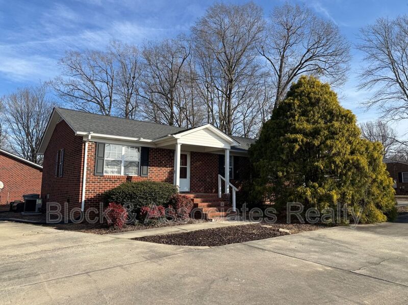 Asheboro Condo: 2128 N. Fayetteville St