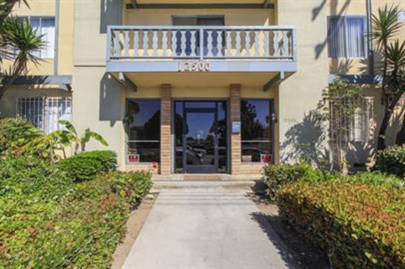 Los Angeles Condo: 12500 Culver Boulevard - 208
