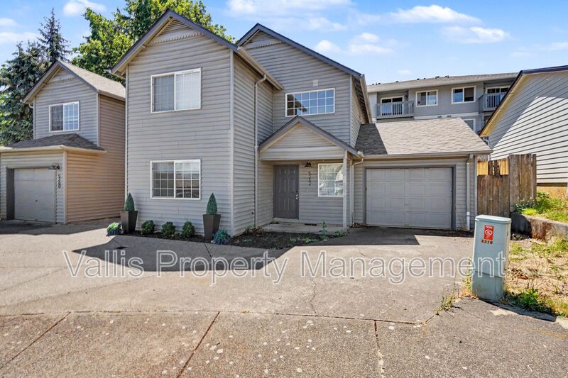Salem Condo: 5262 Springcrest Drive