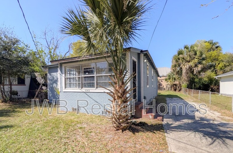 Jacksonville House: 1043 31st St W