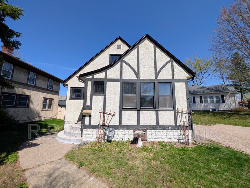 Saint Paul House: 636 Gotzian St