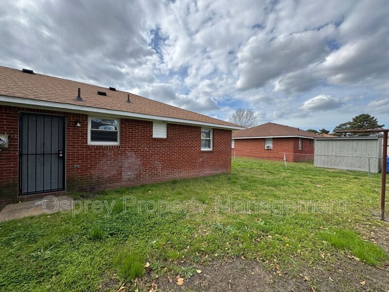 Charming 2-Bedroom Duplex with Private Yard in Chesapeake - Photo 10