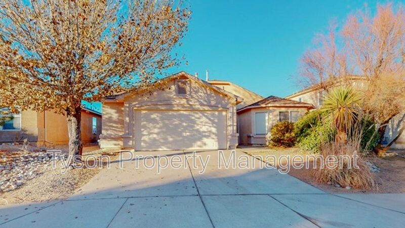 Albuquerque House: 9005 Hidden Spring SW