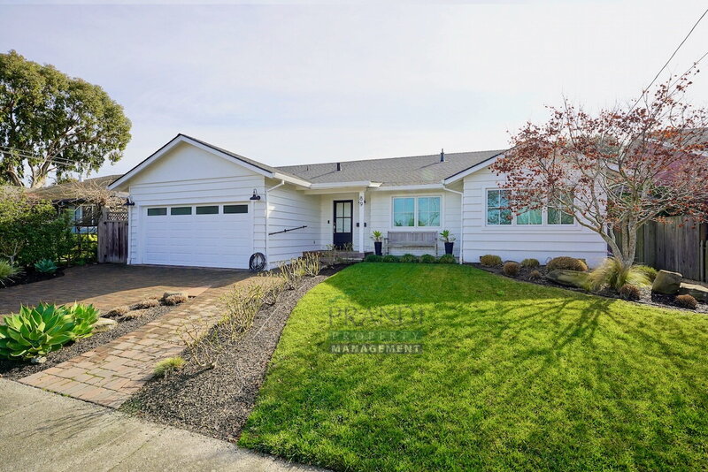 Corte Madera House: 89 Spindrift Passage