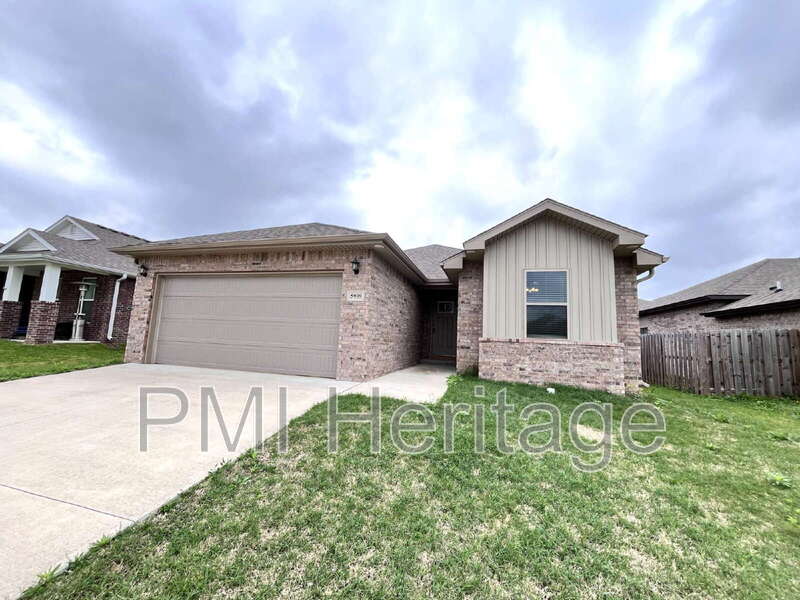 Bentonville House: 5909 Northwest Reynolds Street