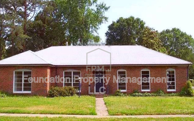 Memphis House: 5369 Scottsdale Ave