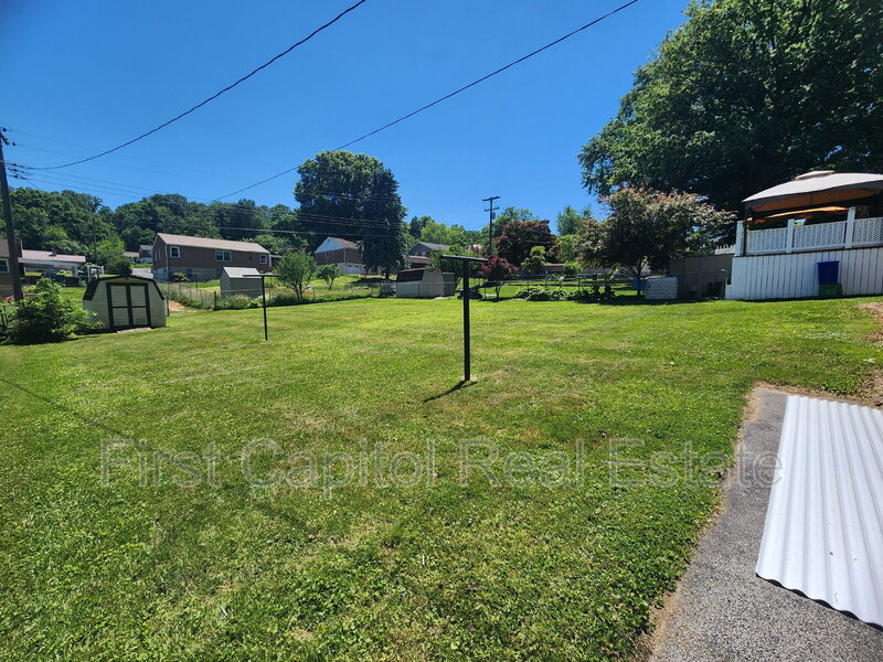 Mount Wolf House: 755 York Street