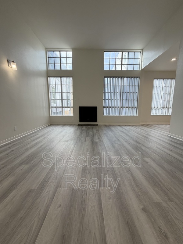 Sherman Oaks Condo: 14562 Dickens Street,