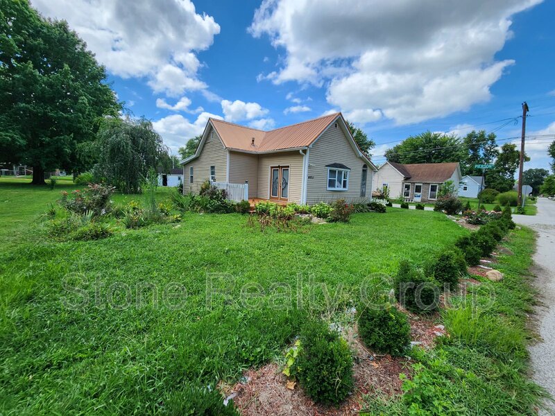 North Terre Haute House: 4011 East Linn Avenue