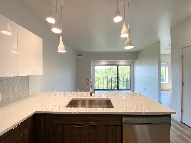 Midwest City Condo: 1683 Midtown Place - 204