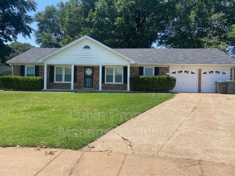 Memphis House: 4947 Demeter Cv