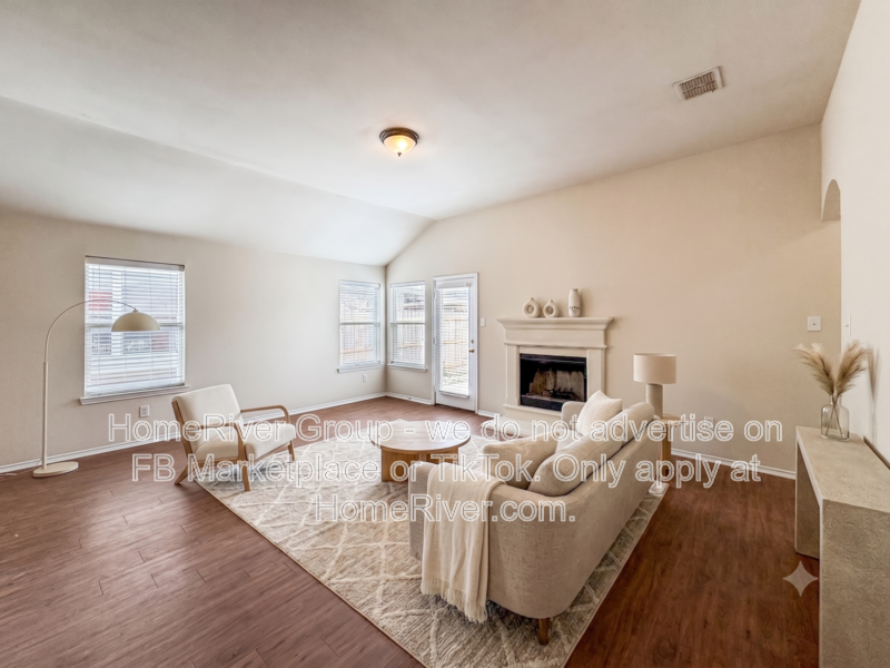 Anna House: 812 Sequoia Dr
