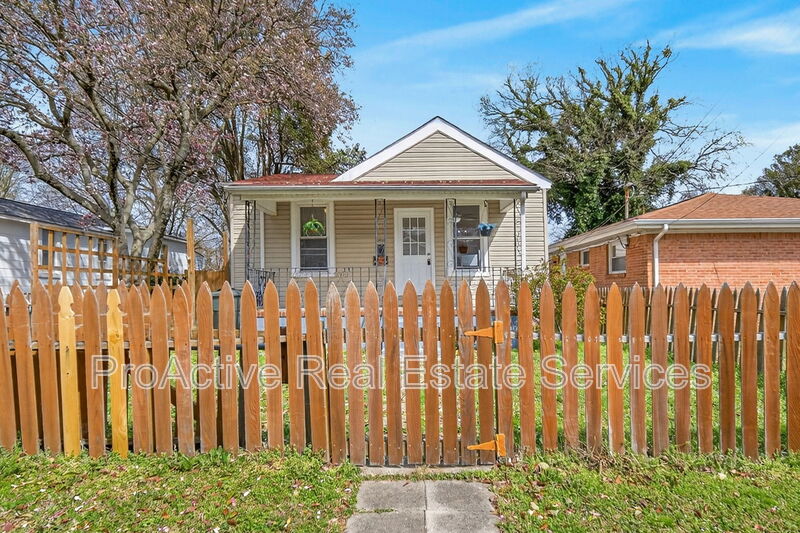 Norfolk House: 1004 woronoca ave