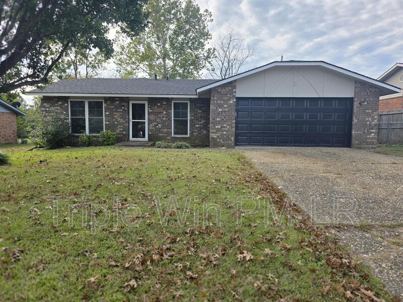 Jacksonville House: 8 Willowridge Cove