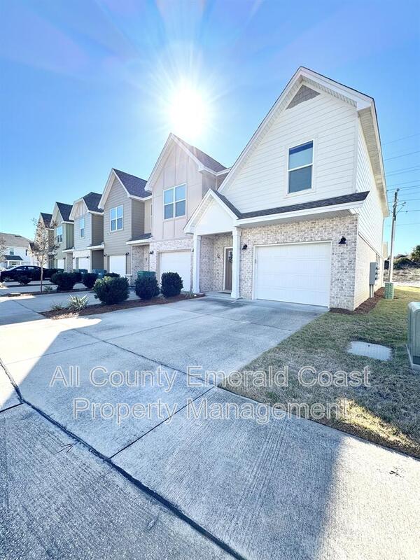 Destin House: 400 Mattie M Kelly Blvd