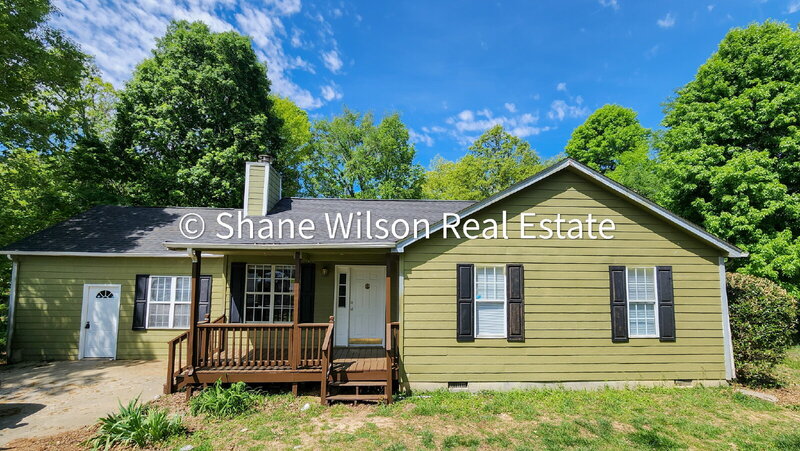 Chatsworth House: 162 Shawn Lane