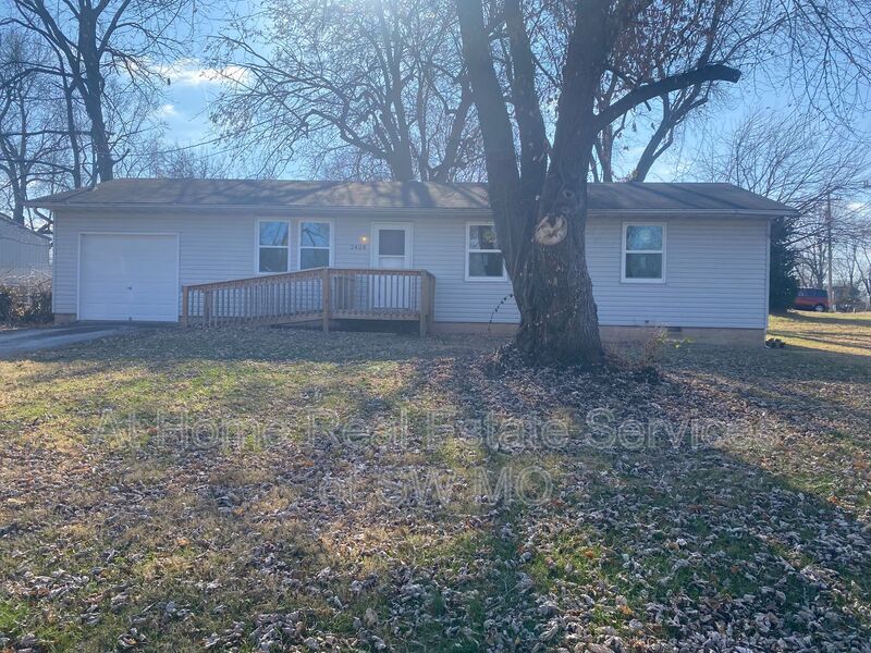 Springfield House: 2428 W Phelps St