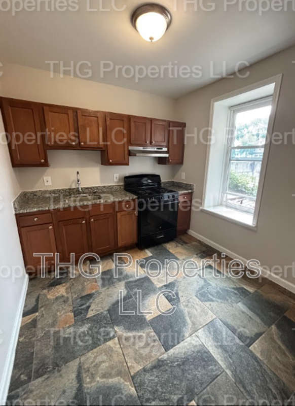 Orange Condo: 490 Tremont Ave.