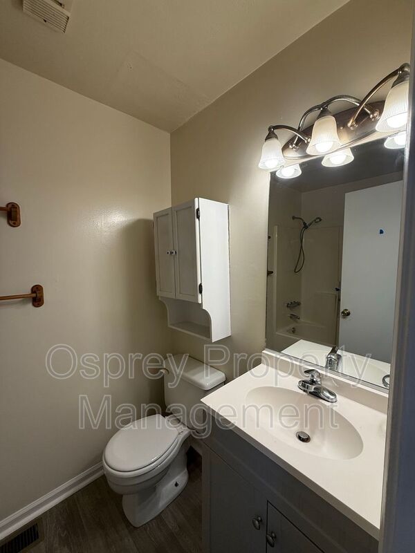 2BR/2BA Beachside Condo – Close to Naval Base, Dining & Shopping - Photo 9