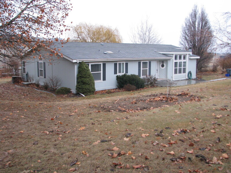 Kennewick House: 6376 Ridgeline Drive