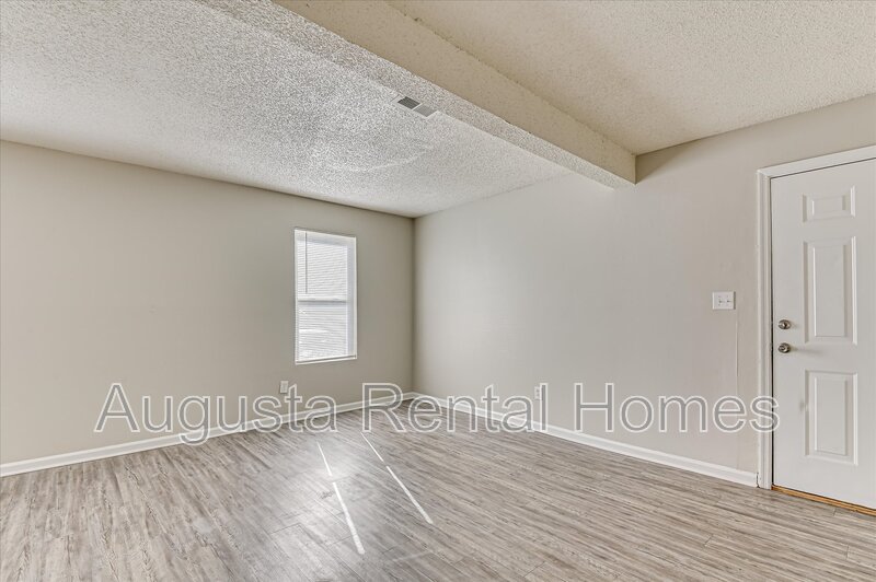 North Augusta Condo: 170 Chalet North Court