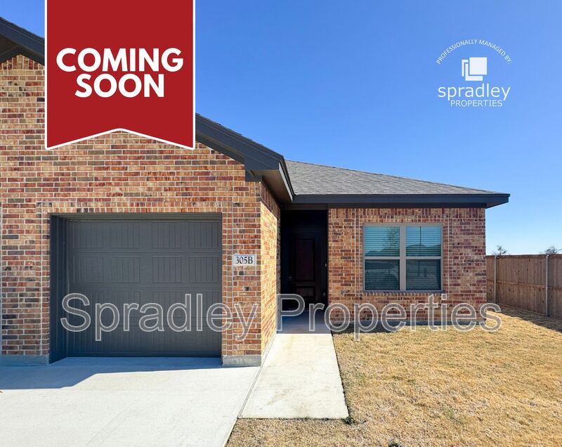 Troy Townhome: 305B Juniper Dr