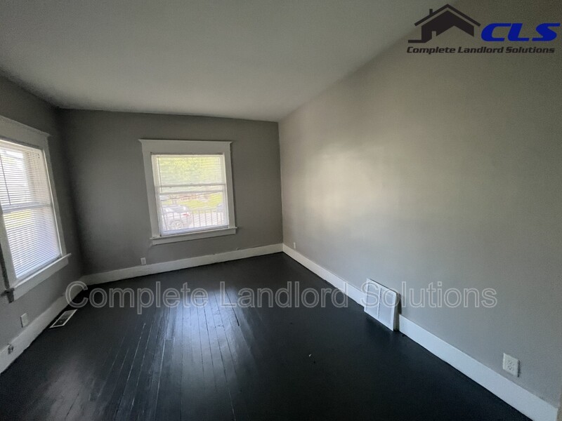 Terre Haute House: 1231 S 10th Apt A