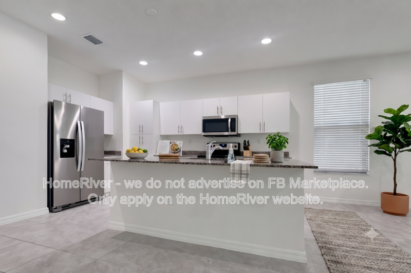Naples House: 8744 Madrid Cir