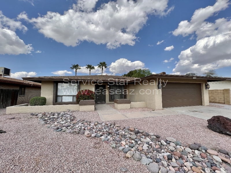 Mesa House: 1762 W Isleta Ave