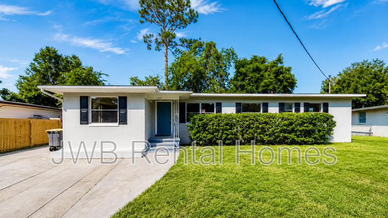 Jacksonville House: 2216 Barlad Dr