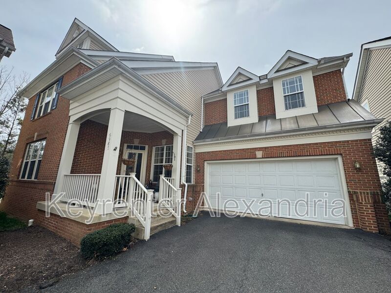 Fort Belvoir House: 6987 Forepond Court