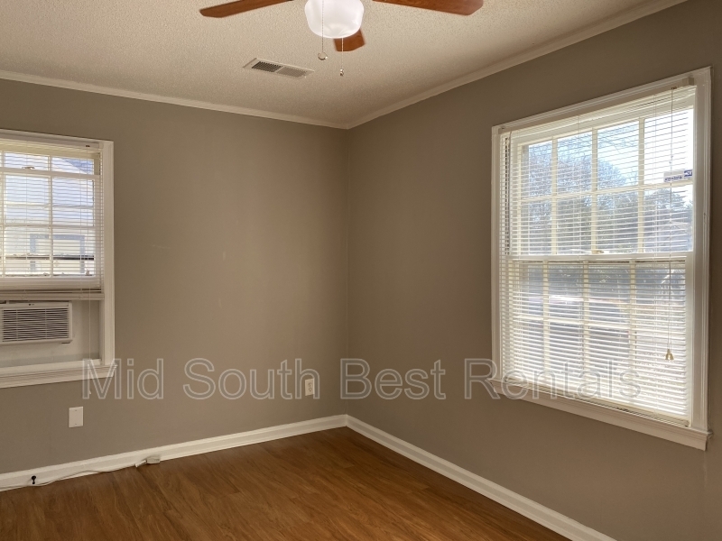 Request a Viewing for 3842 Vanuys Rd (Sherwood Forest) Tenant Turner