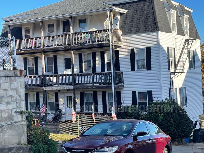 Lincoln Condo: 79 Summer St