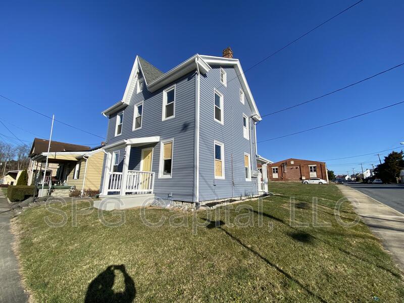 request-a-viewing-for-201-west-5th-street-1-tenant-turner