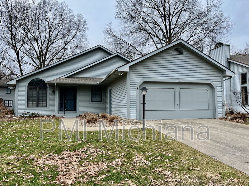 South Bend House: 1973 Creekbank Lane
