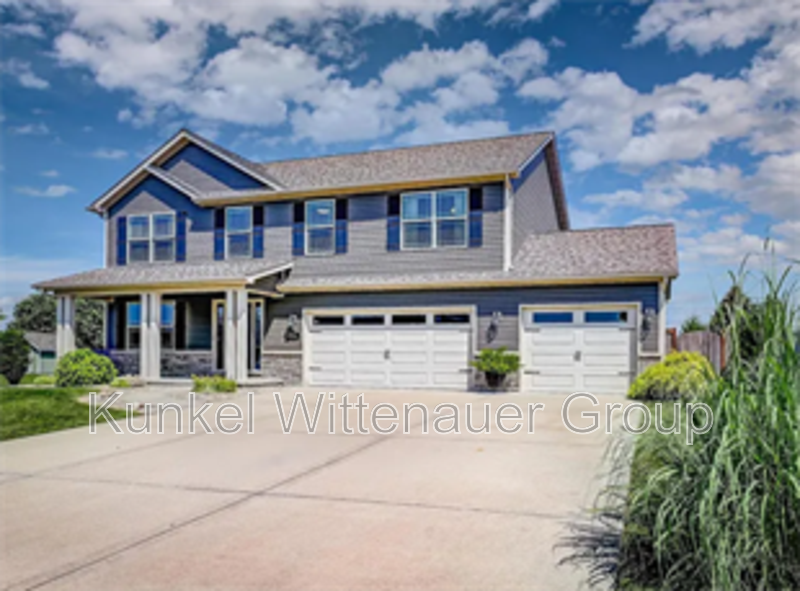 Belleville House: 2711 London Lane