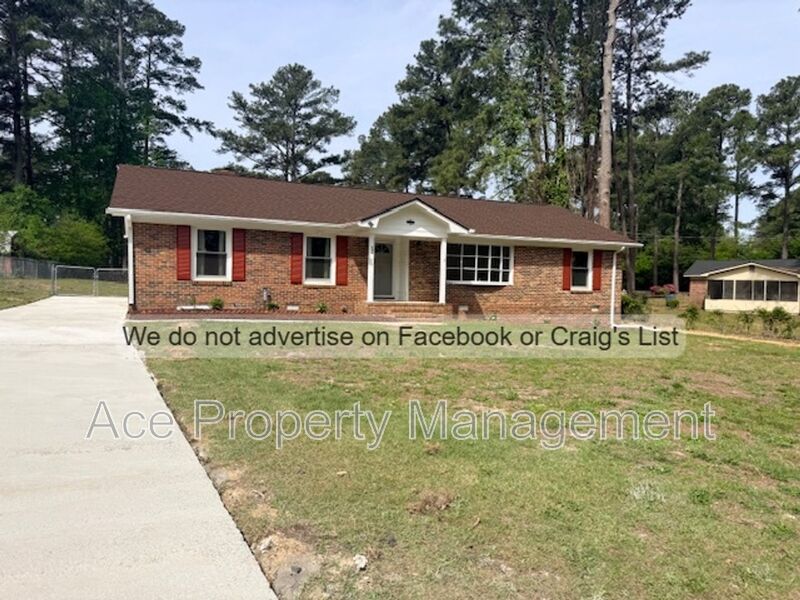 Fayetteville House: 643 Wakefield Drive