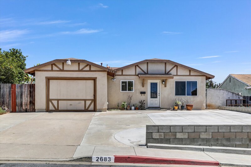 San Diego House: 2683 Caulfield Drive