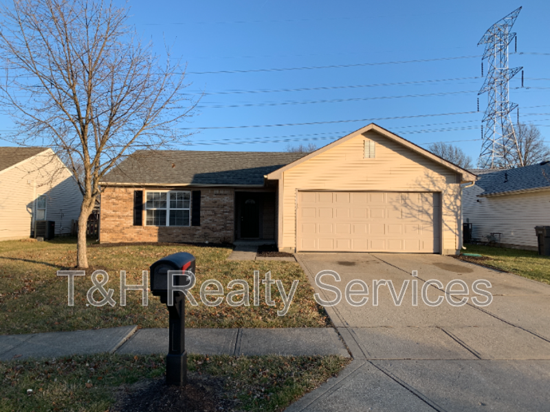 Indianapolis House: 4327 Vestry Place