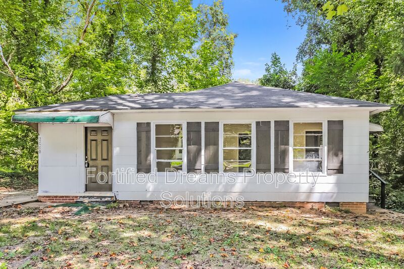 Winston Salem House: 3680 Yale Ave