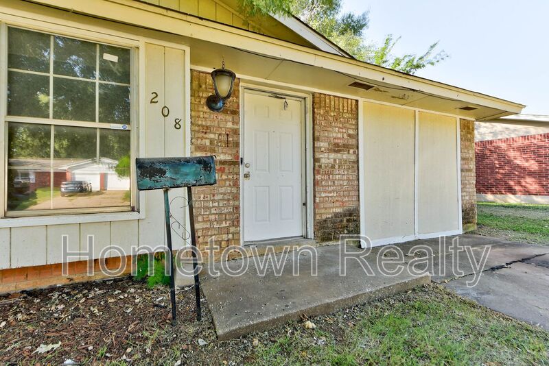 Midwest City House: 208 W Shadywood Drive
