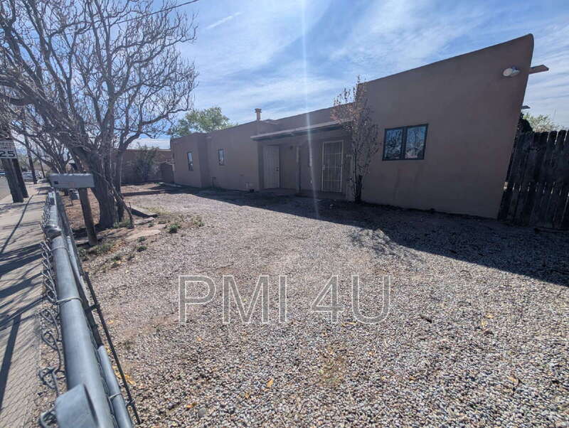 Albuquerque House: 2646 Floral Rd NW