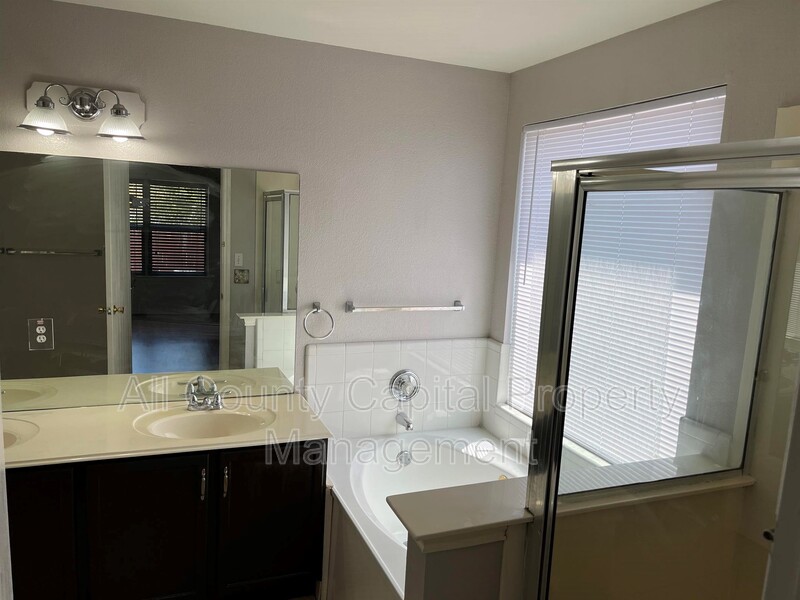 Pflugerville House: 15004 Antique Finish Dr