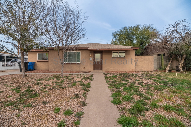 Phoenix House: 3034 W Lawrence Ln