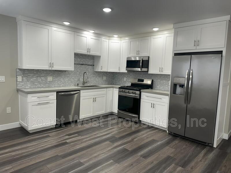 San Diego Condo: 2030 Diamond Street - B