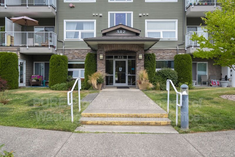 Bellingham House: 512 Darby Drive