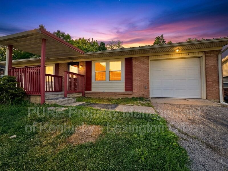 Lexington House: 2408 Shandon Dr