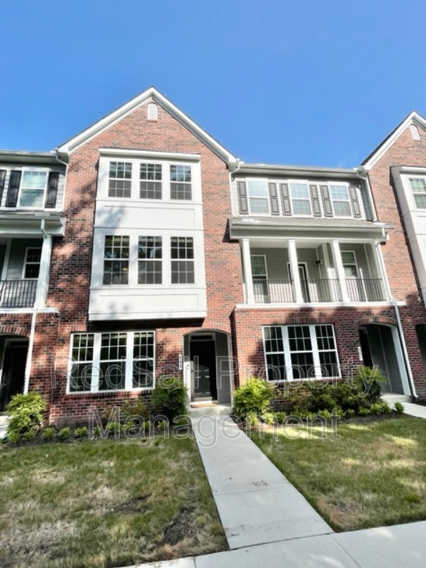 Newport News Townhome: 559 Red Hill Rd