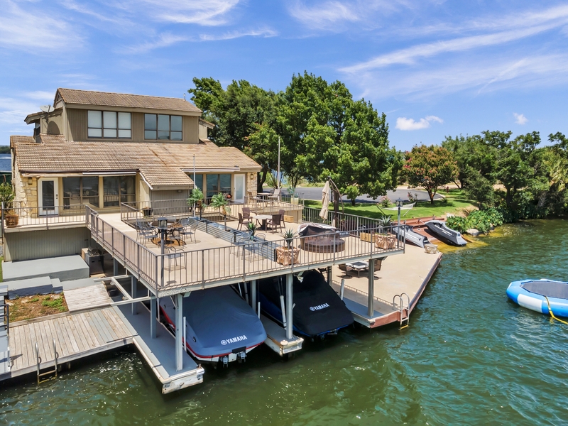 Horseshoe Bay Condo: 533 Lighthouse Drive